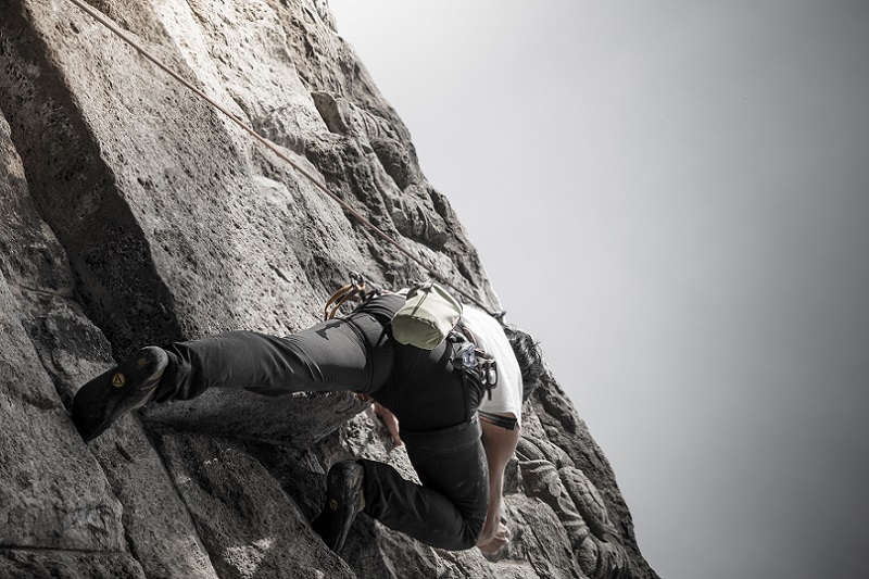 Free climbing vs free soloing: what is the difference